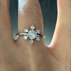NEW Pretty Bird White Gold Plated Sunburst Flower Round-cut CZ Ring Size 5.5